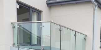 Балконные ограждения из стекла: стильно, безопасно и по-настоящему удобно