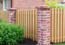 Кирпичные столбы для забора: надёжная опора и аккуратный внешний вид на многие годы Кирпичные столбы для забора: надёжная опора и аккуратный внешний вид на многие годы